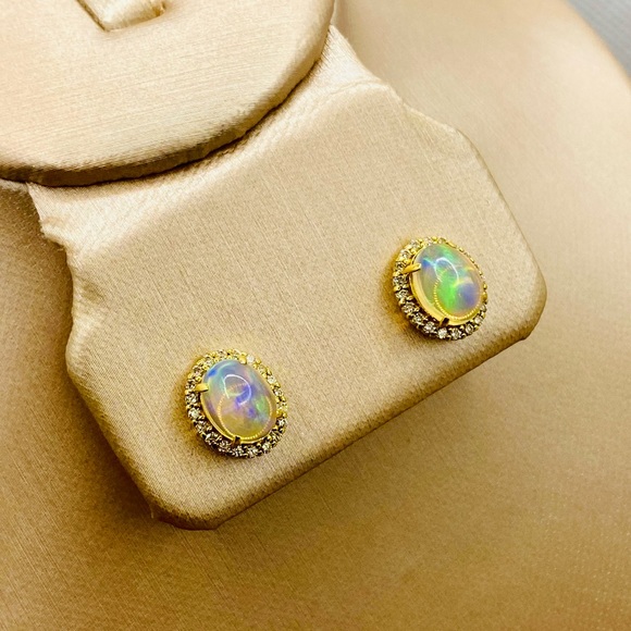 EUC 18k Yellow Gold Oval Opal Stud Earrings w/ Diamond Halo - Picture 6 of 15